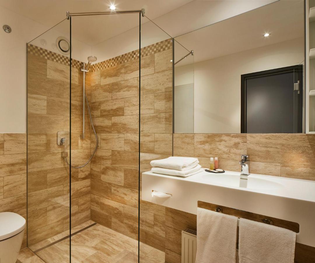 Elzland Hotel Pfauen Wellness & Spa Эльцах Экстерьер фото