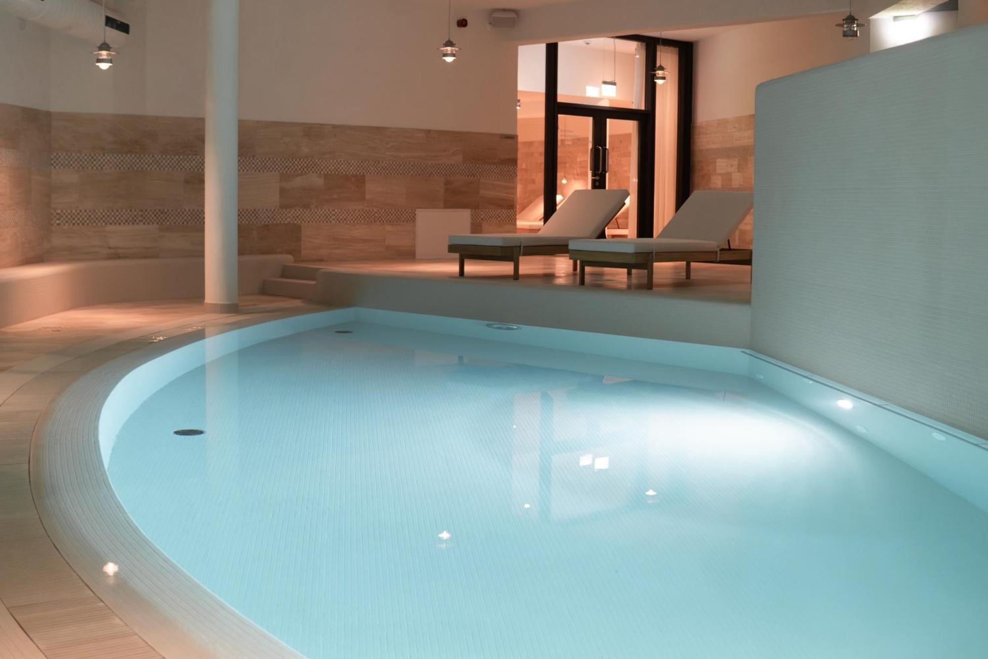 Elzland Hotel Pfauen Wellness & Spa Эльцах Экстерьер фото