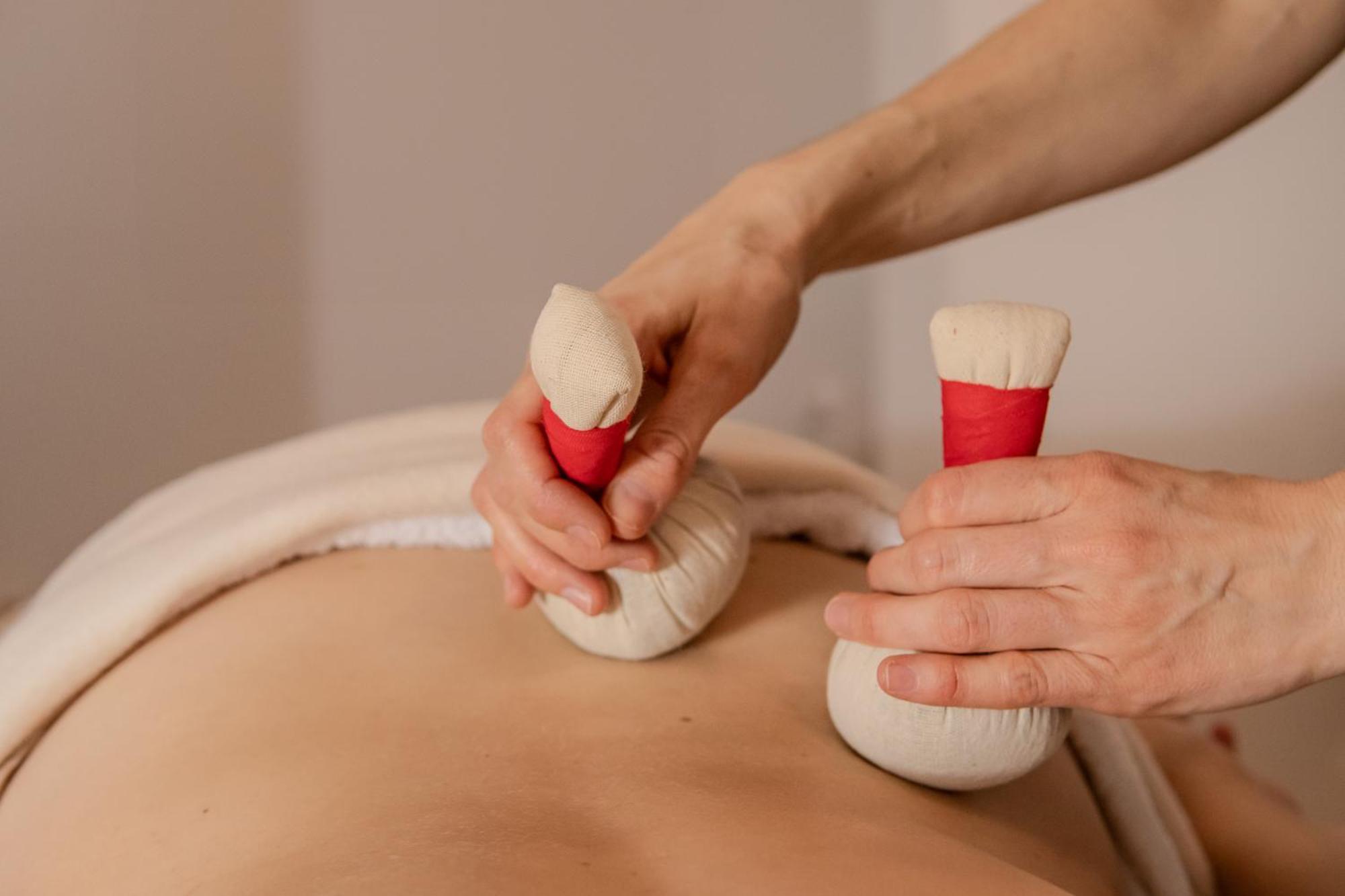 Elzland Hotel Pfauen Wellness & Spa Эльцах Экстерьер фото