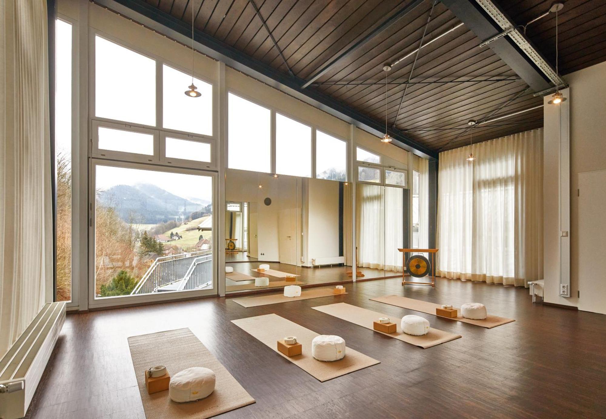 Elzland Hotel Pfauen Wellness & Spa Эльцах Экстерьер фото