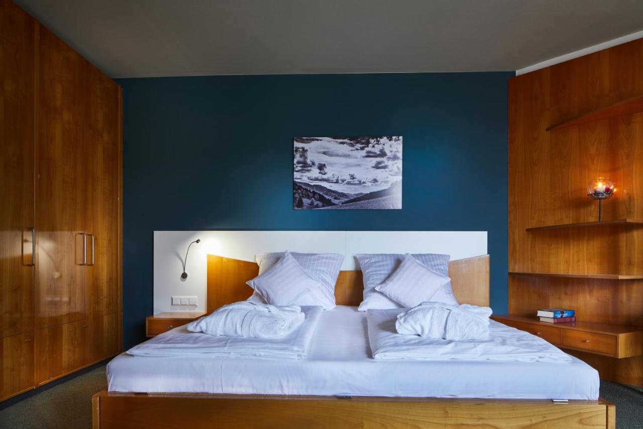 Elzland Hotel Pfauen Wellness & Spa Эльцах Экстерьер фото