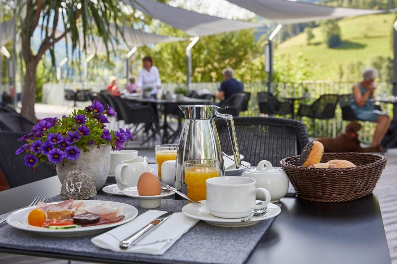 Elzland Hotel Pfauen Wellness & Spa Эльцах Экстерьер фото